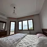 Отель Peaceful With Perfect View In The Center