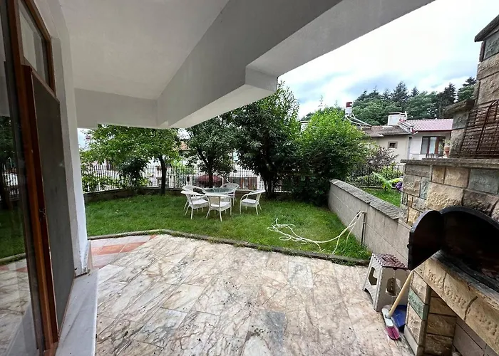 Отель Peaceful With Perfect View In The Center